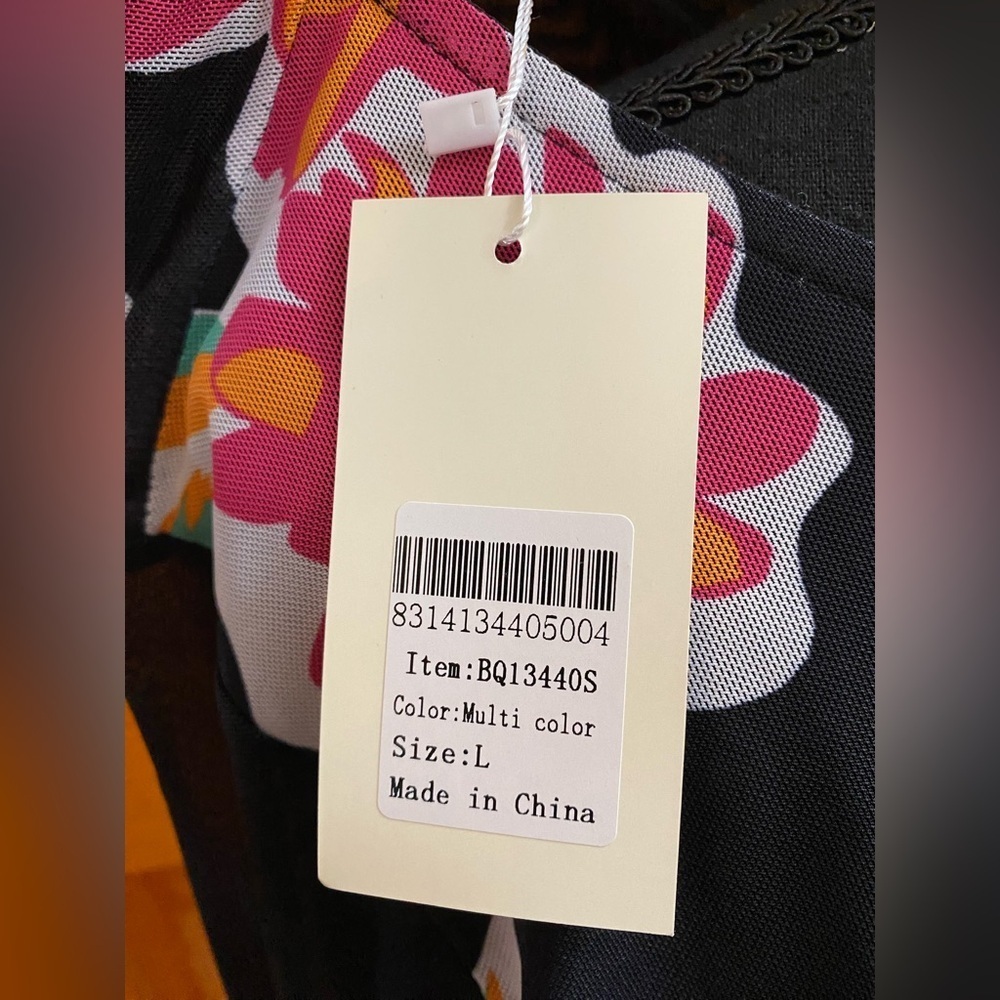 NWT Southern Stitch Vibrant Floral Blouse with Pink & Orange Accents Size Large - Picture 6 of 7